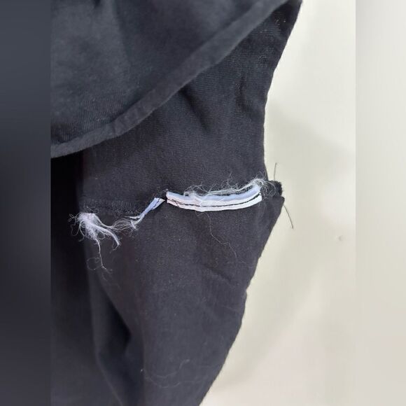 Levi's Black Cropped Tee - Picture 7 of 7